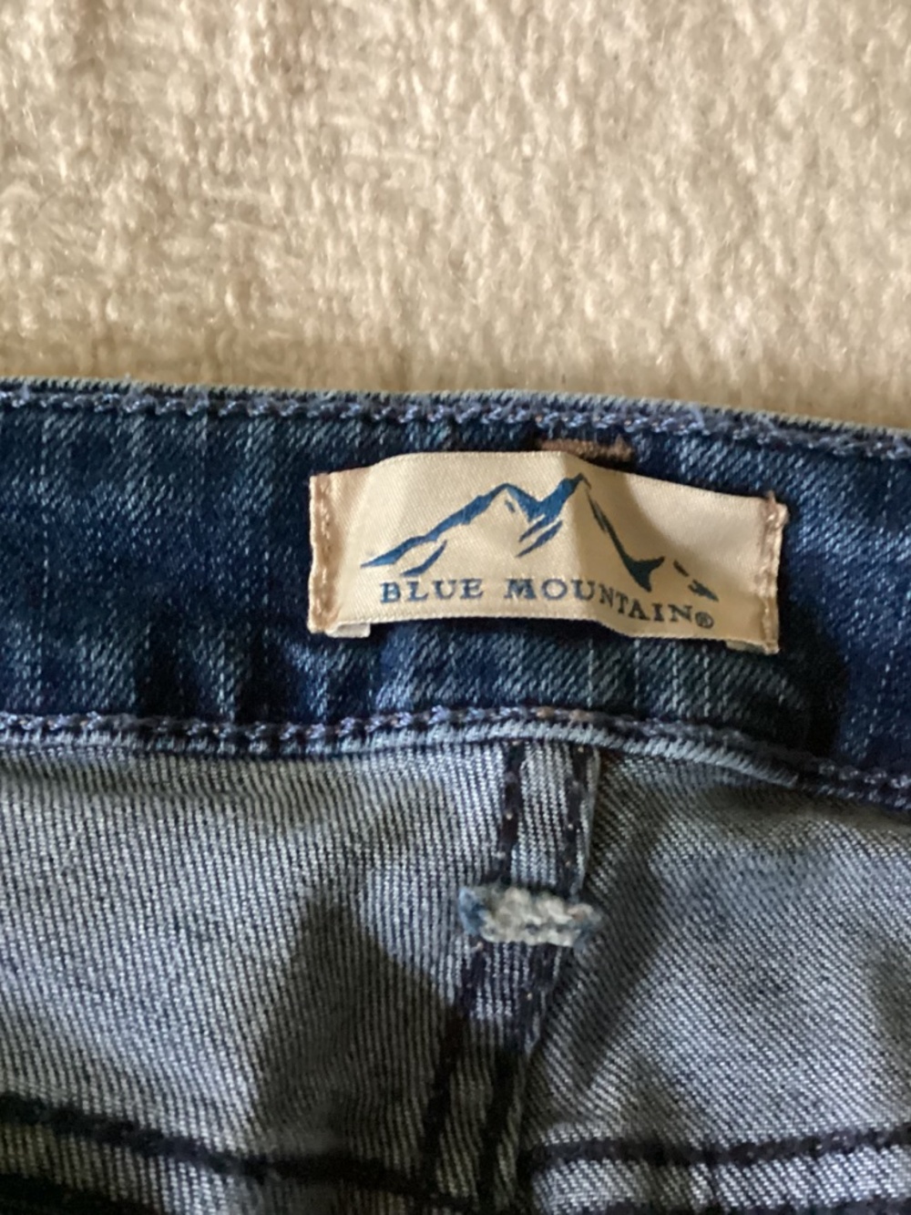Blue jeans - Picture 3 of 4